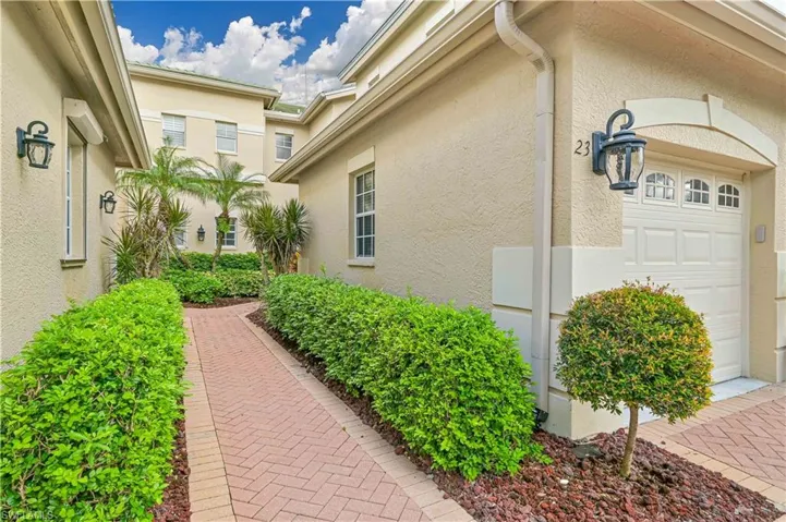 604  Vintage Reserve  LN, Naples, FL 34119
