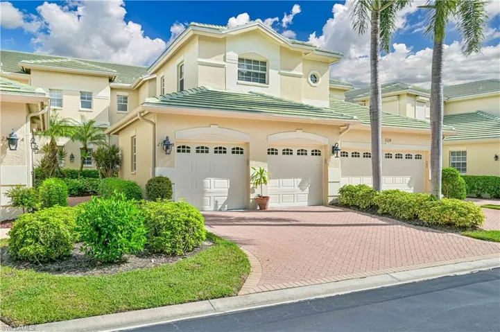 604  Vintage Reserve  LN, Naples, FL 34119