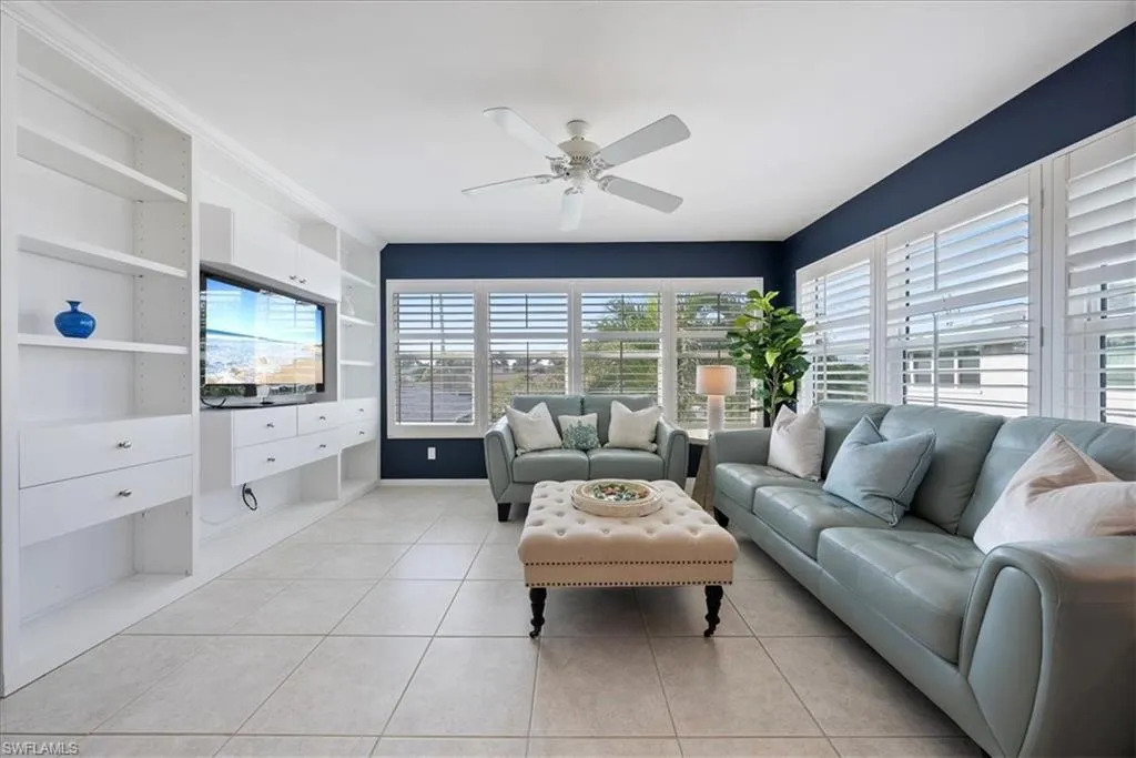 725 Neapolitan WAY, Naples, FL 34103,224088617