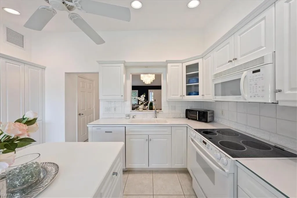 725 Neapolitan WAY, Naples, FL 34103,224088617