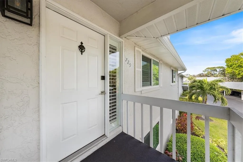 725 Neapolitan WAY, Naples, FL 34103,224088617