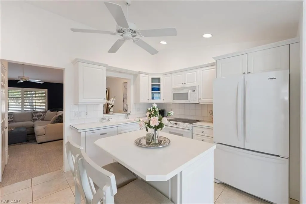 725 Neapolitan WAY, Naples, FL 34103,224088617
