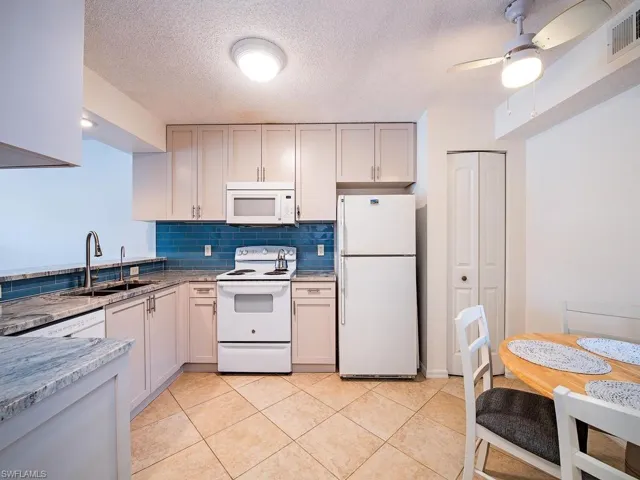865 New Waterford Dr S101, Naples, Florida 34104