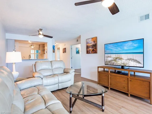 865  New Waterford  DR, Naples, FL 34104