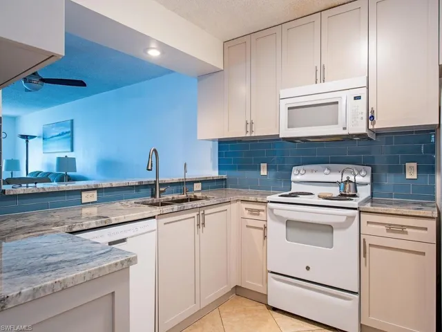 865 New Waterford Dr S101, Naples, Florida 34104