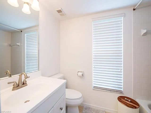 865  New Waterford  DR, Naples, FL 34104