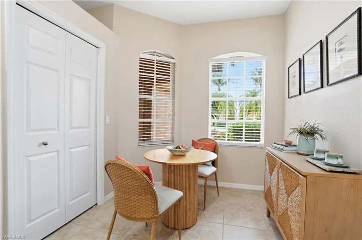 14282  Manchester  DR, Naples, FL 34114