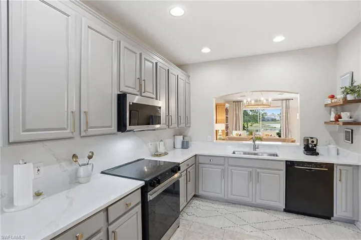 14282  Manchester  DR, Naples, FL 34114