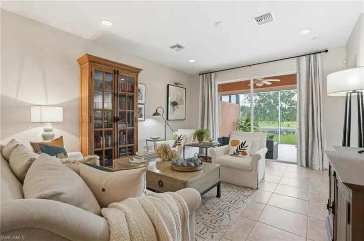 14282  Manchester  DR, Naples, FL 34114