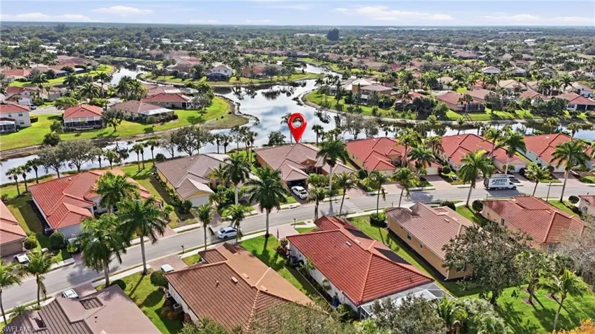 14282  Manchester  DR, Naples, FL 34114