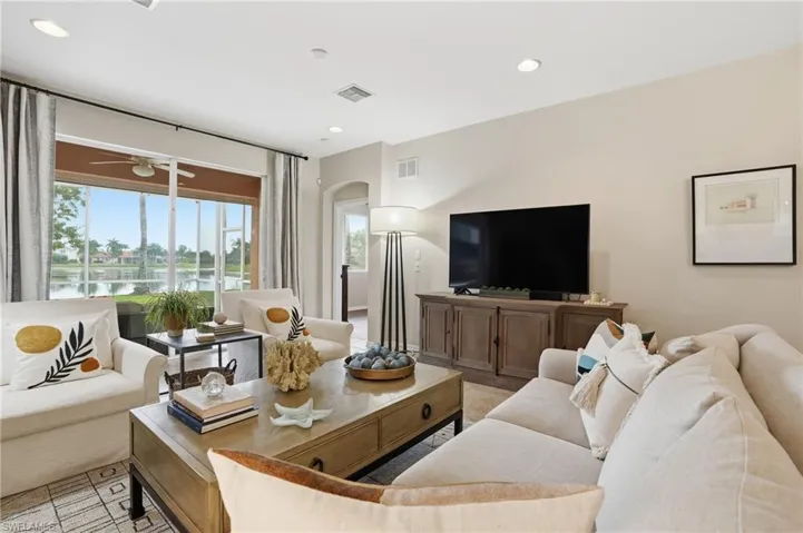 14282  Manchester  DR, Naples, FL 34114