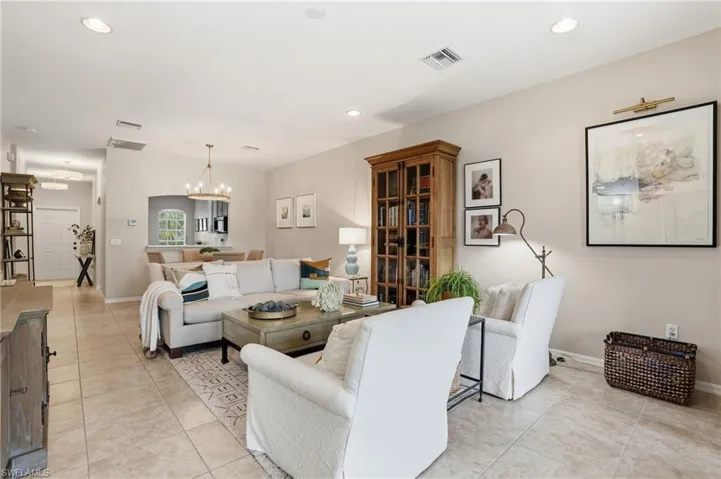 14282  Manchester  DR, Naples, FL 34114