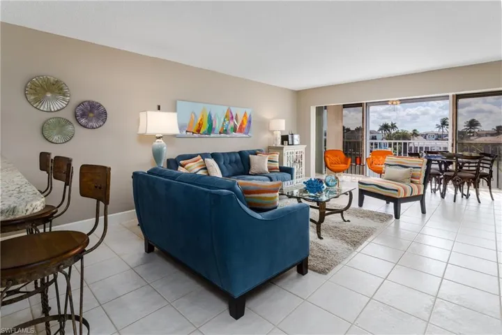 300  Park Shore  DR, Naples, FL 34103