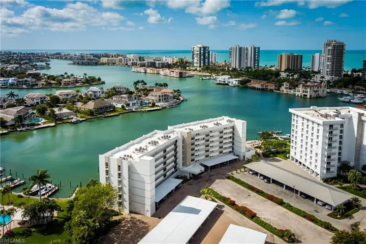 300  Park Shore  DR, Naples, FL 34103