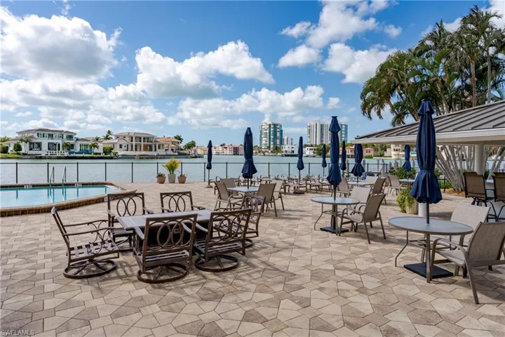 300  Park Shore  DR, Naples, FL 34103