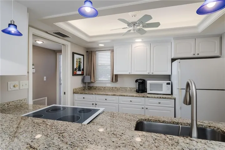 300  Park Shore  DR, Naples, FL 34103