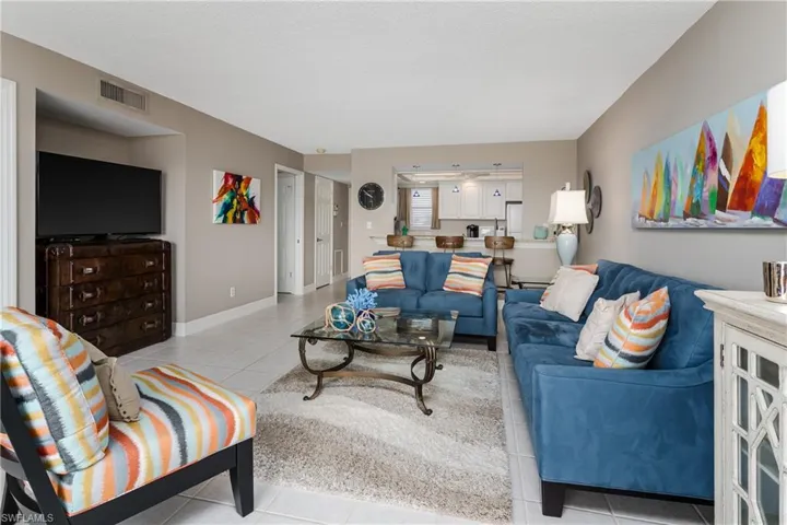 300  Park Shore  DR, Naples, FL 34103