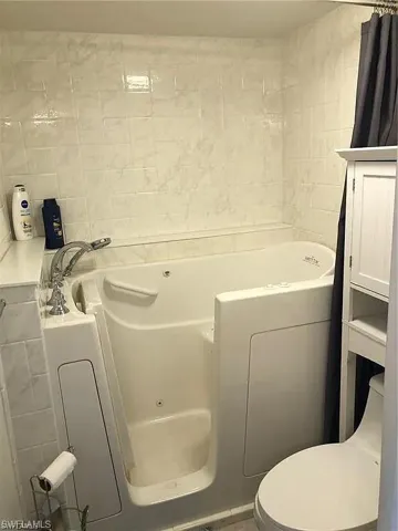7410 Lake Breeze Dr 210, Fort Myers, Florida 33907