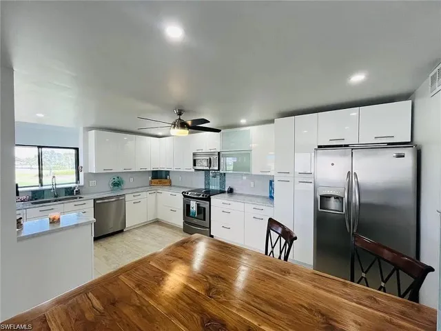 7410 Lake Breeze Dr 210, Fort Myers, Florida 33907