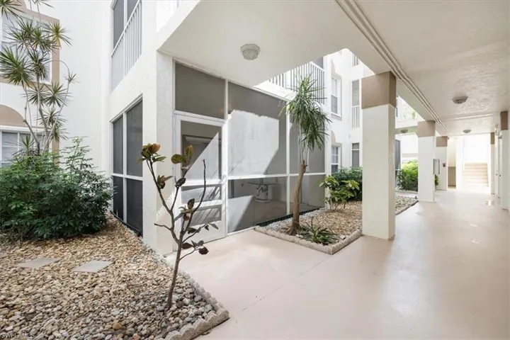 6025 Chardonnay Ln 103, Naples, Florida 34119