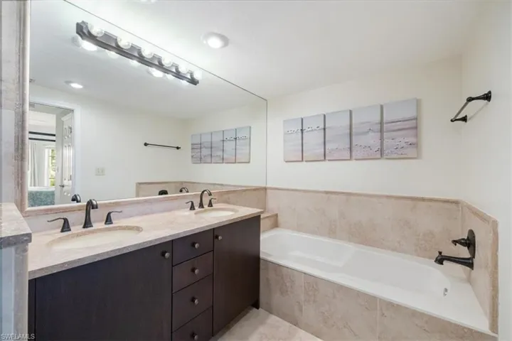 6025 Chardonnay Ln 103, Naples, Florida 34119