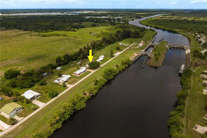 1159 Lock Ln, Moore Haven, Florida 33471
