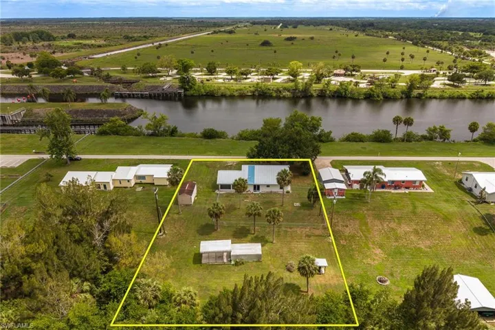 1159 Lock Ln, Moore Haven, Florida 33471