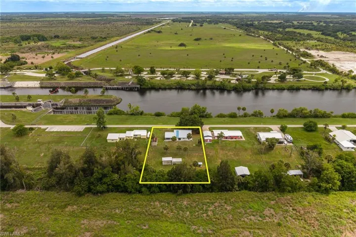 1159 Lock Ln, Moore Haven, Florida 33471