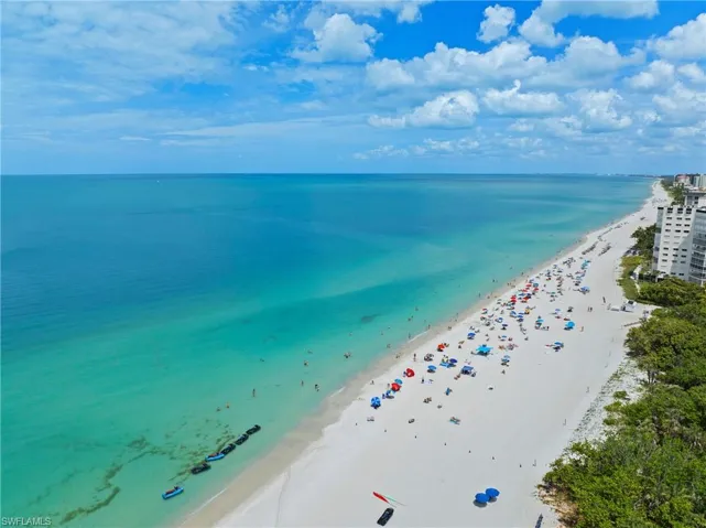 818 Tanbark Dr 204, Naples, Florida 34108