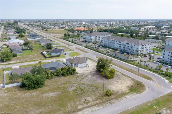 801 SW 2nd  TER, Cape Coral, FL 33991