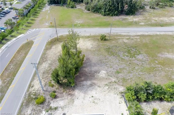 801 SW 2nd  TER, Cape Coral, FL 33991