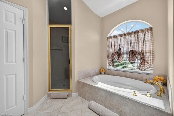 27041 Flamingo Dr, Bonita Springs, Florida 34135