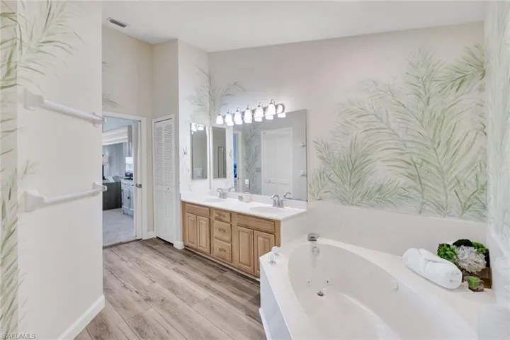 26891  Wedgewood  DR, Bonita Springs, FL 34134