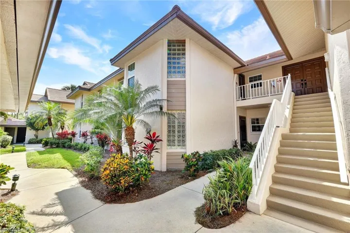 Arrive at your new home and be greeted by an abundance of natural beauty at every turn.