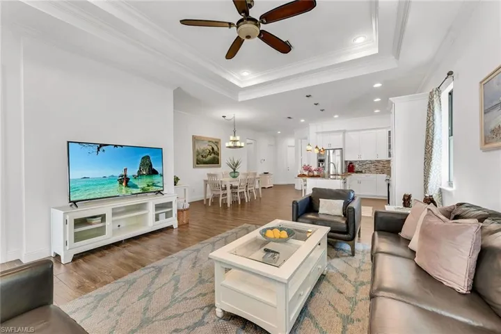 833  109th N AVE, Naples, FL 34108