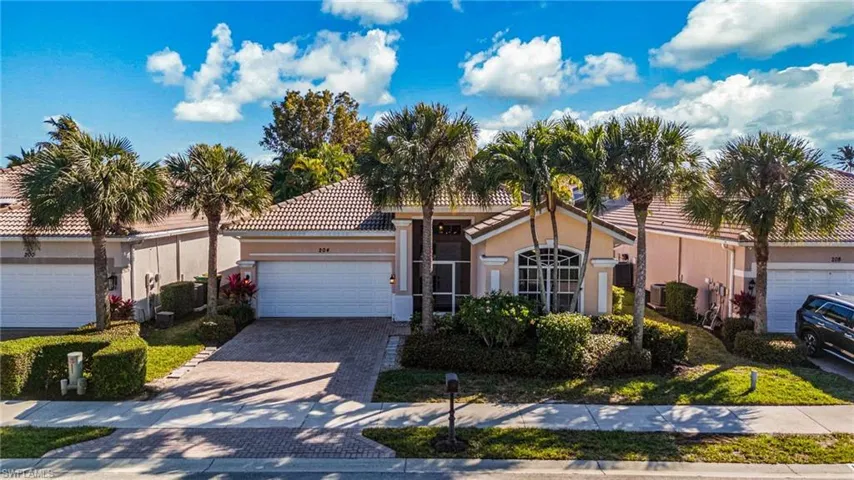204  Glen Eagle  CIR, Naples, FL 34104