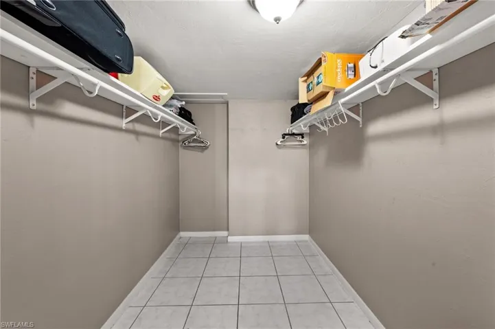 Walk in closet