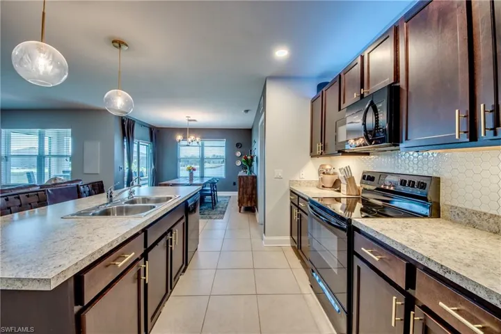 3438 Manati, CAPE CORAL FL 33909