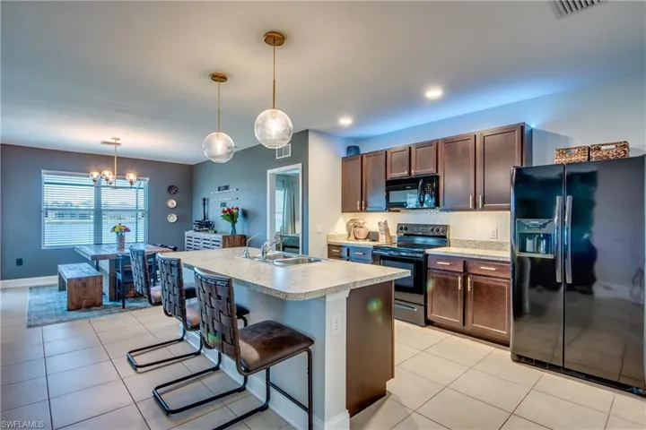 3438 Manati, CAPE CORAL FL 33909
