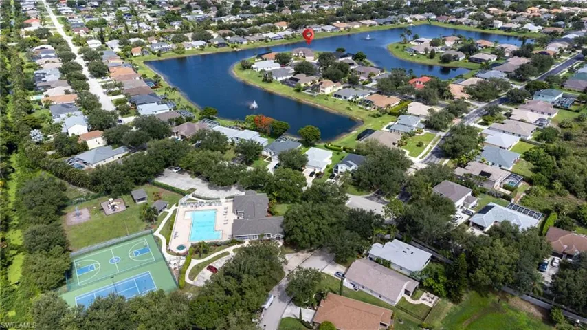 9101  Kings Cove  CT, Fort Myers, FL 33967