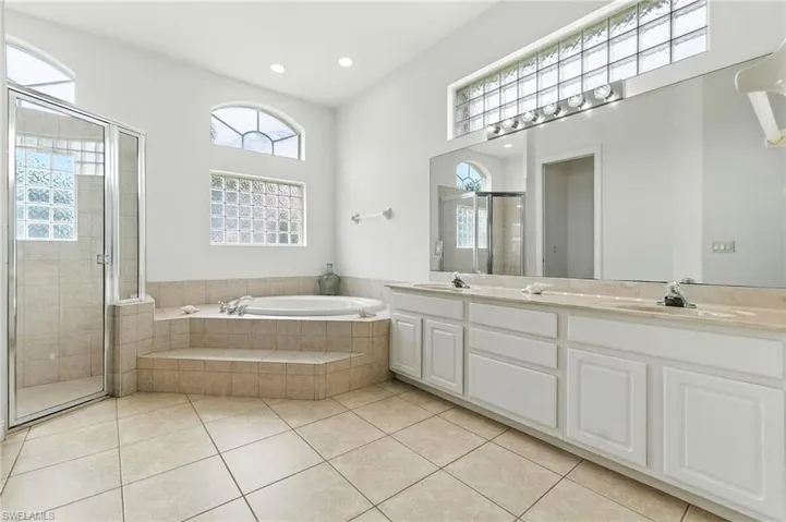 9101  Kings Cove  CT, Fort Myers, FL 33967