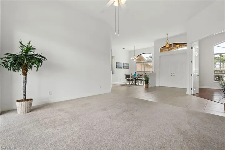 9101  Kings Cove  CT, Fort Myers, FL 33967