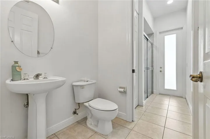 9101  Kings Cove  CT, Fort Myers, FL 33967