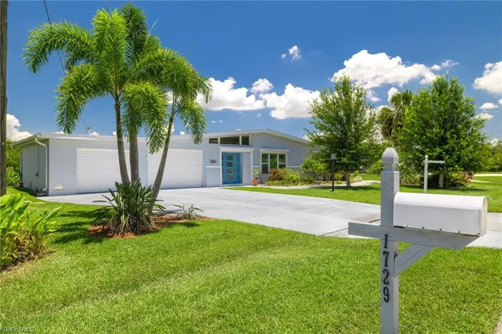 1729 Club House Rd, North Fort Myers, Florida 33917