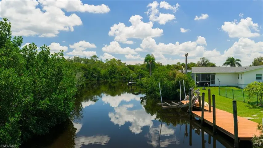 1729 Club House Rd, North Fort Myers, Florida 33917