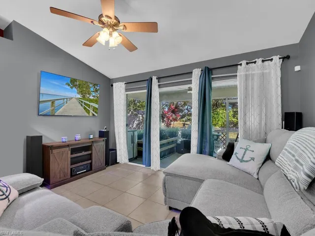 2609 Ne 5th Ave, Cape Coral, Florida 33909