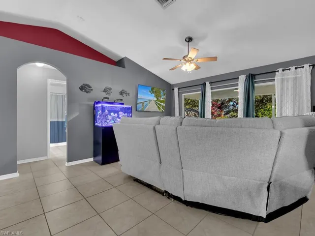 2609 Ne 5th Ave, Cape Coral, Florida 33909