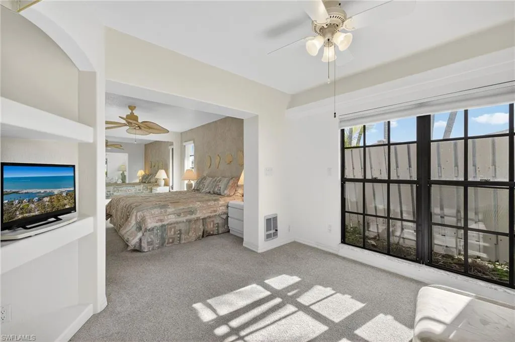 2244 27th TER, Cape Coral, FL 33904,225061311