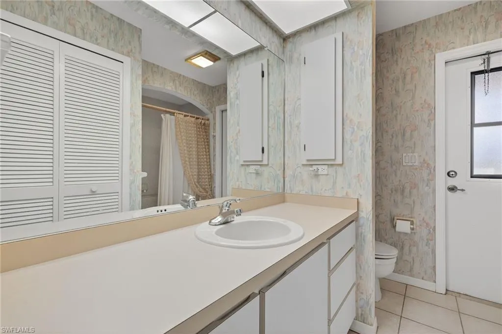 2244 27th TER, Cape Coral, FL 33904,225061311