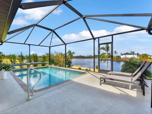 Spacious Pool Deck